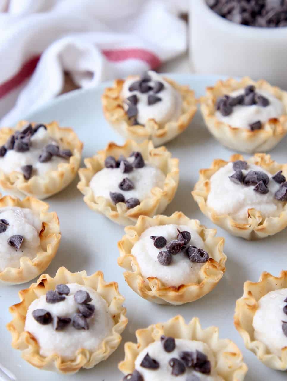 Mini Cannoli Cream Pastry Cups
