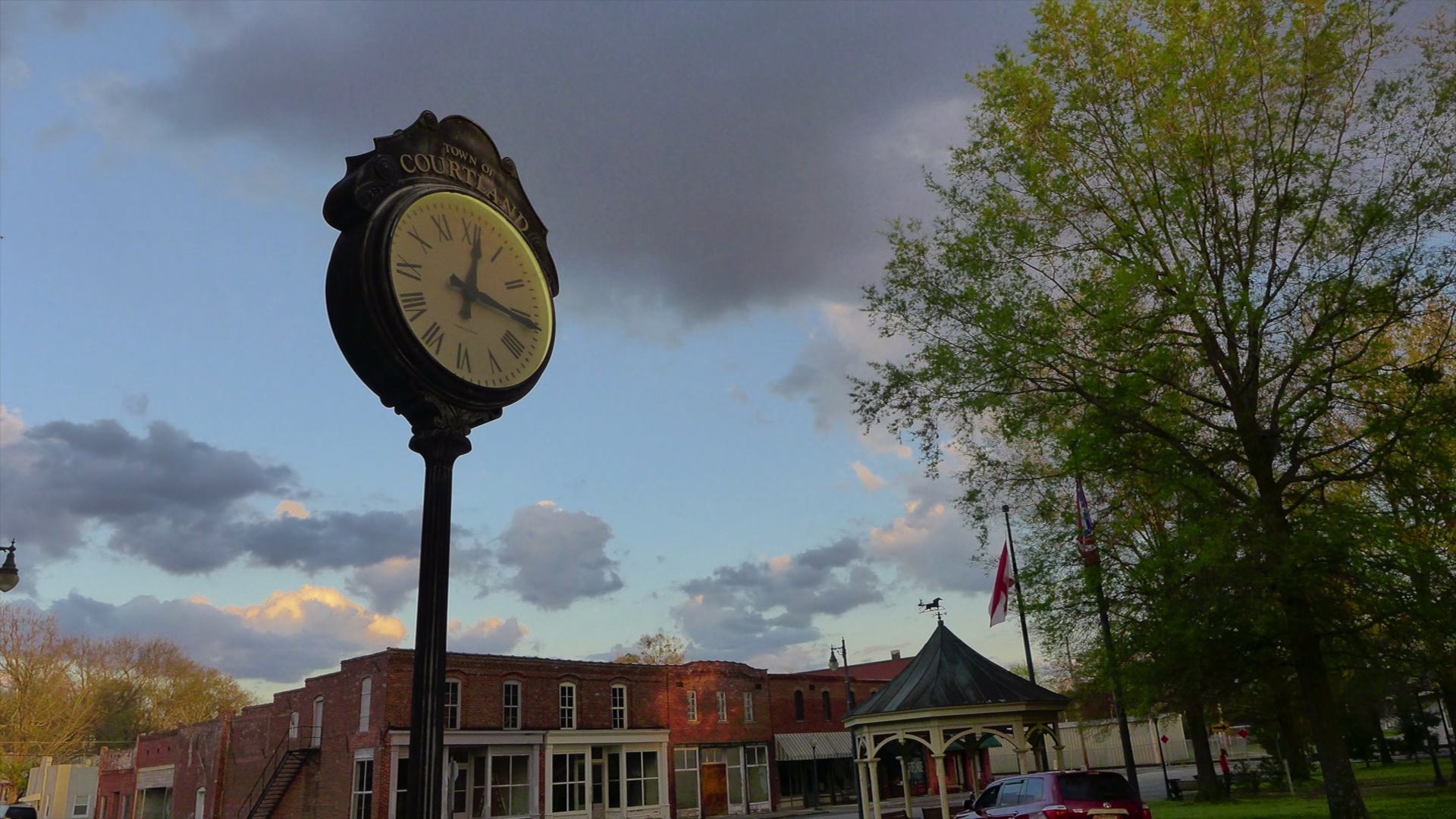 Tiny town of Courtland faces huge bankruptcy issues