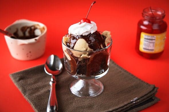 where can i get a hot fudge brownie sundae