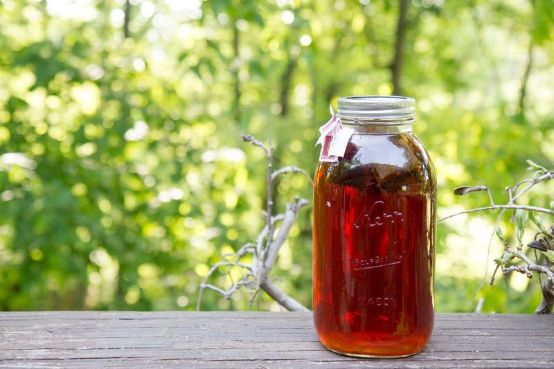 How to Make Sun Tea (Regular and Sweet) Wholefully