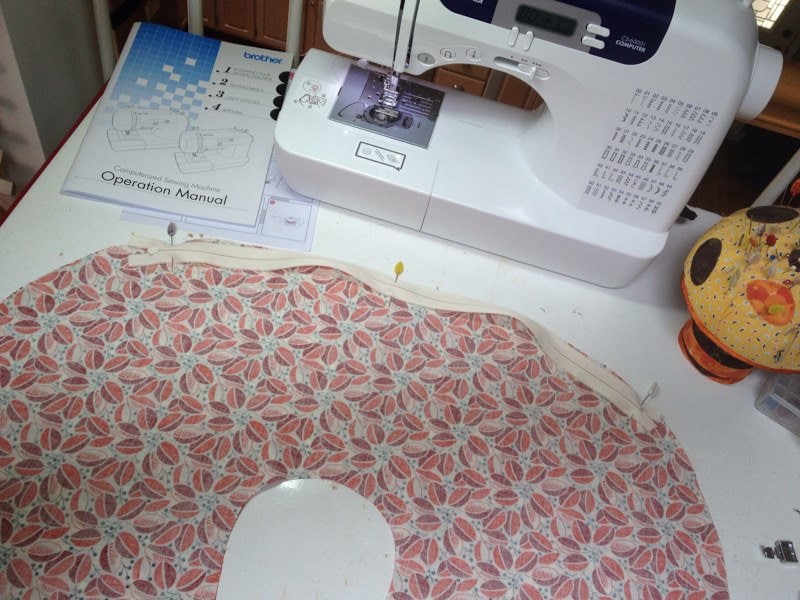 Tutorial DIY Nursing Pillow and Slipcover Wholefully