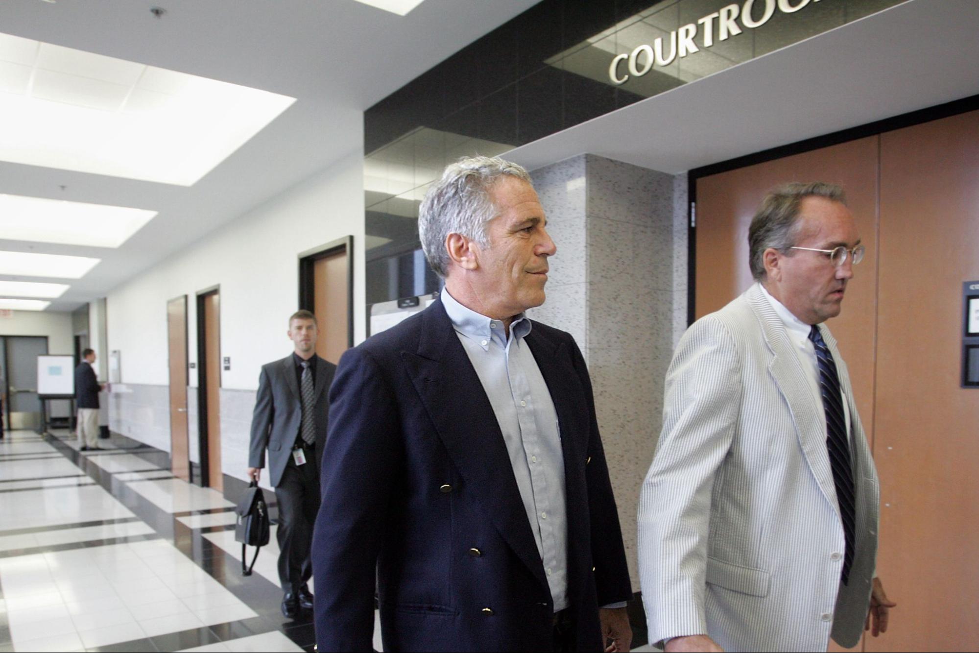 Who Hasn’t Heard of Jeffrey Epstein? Ignorant Jury Sought in Maxwell