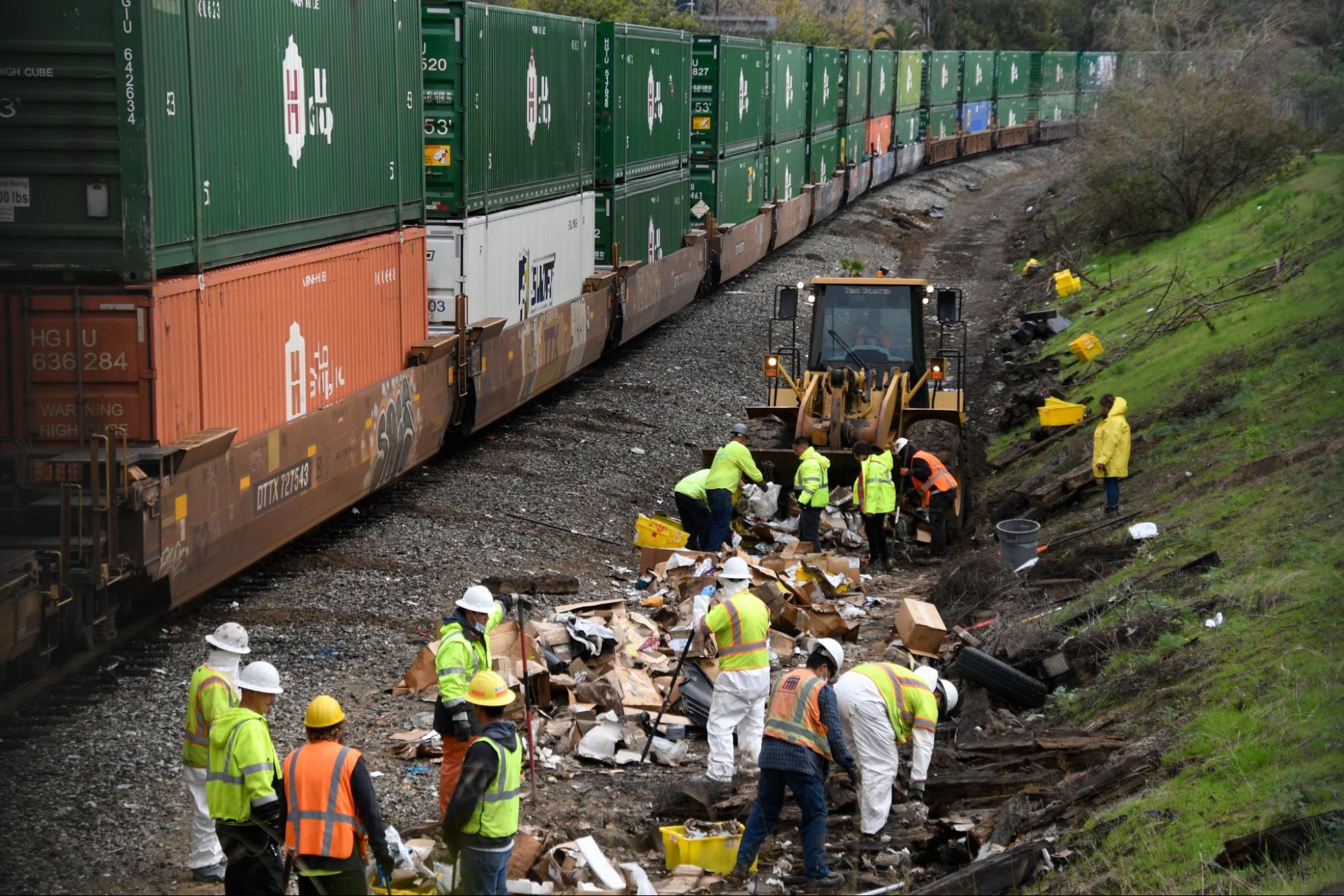The Great Los Angeles Train Robbery Is an Exercise in Misdirection