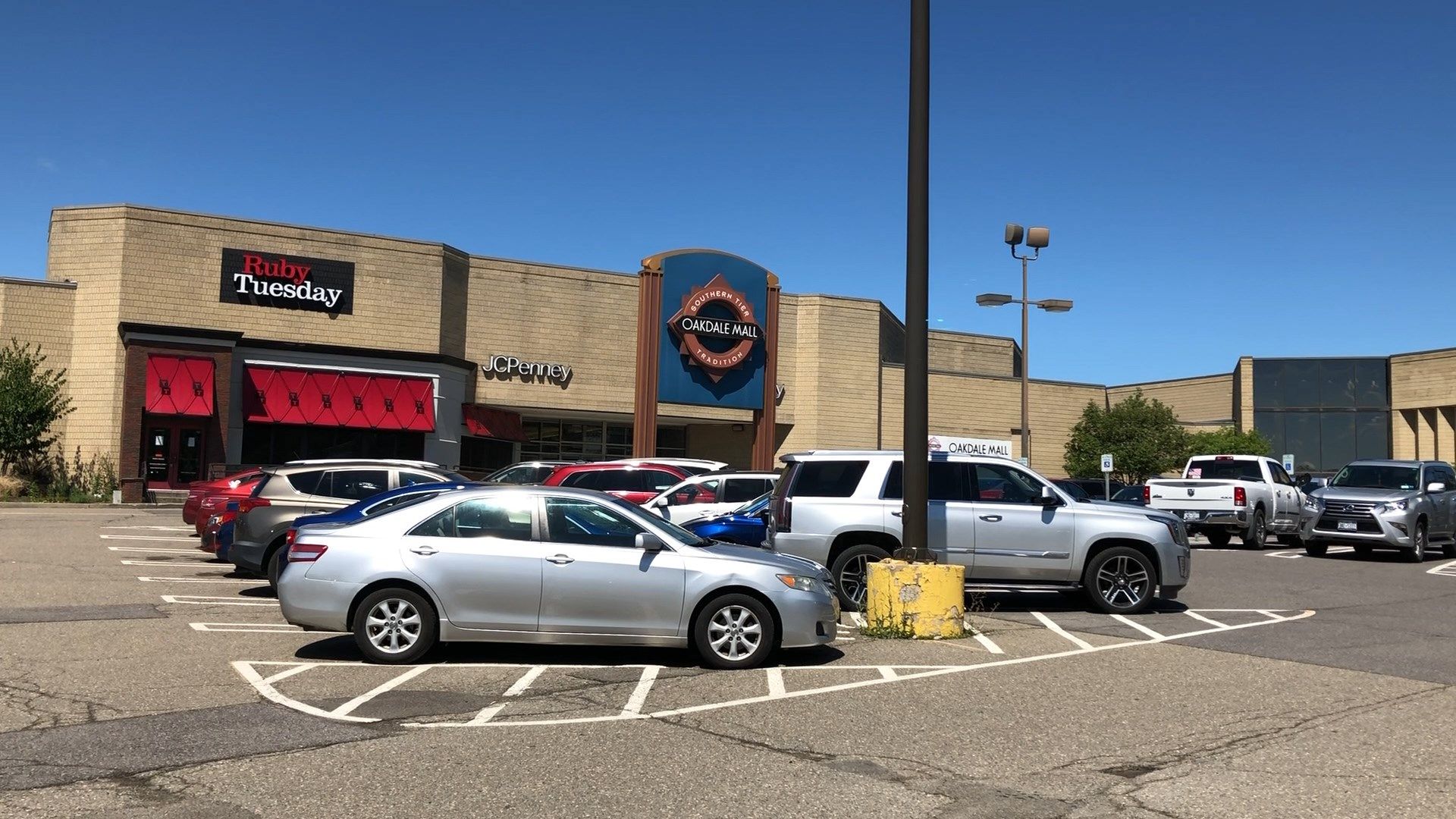 Oakdale Mall Reopens After COVID Closure WICZ