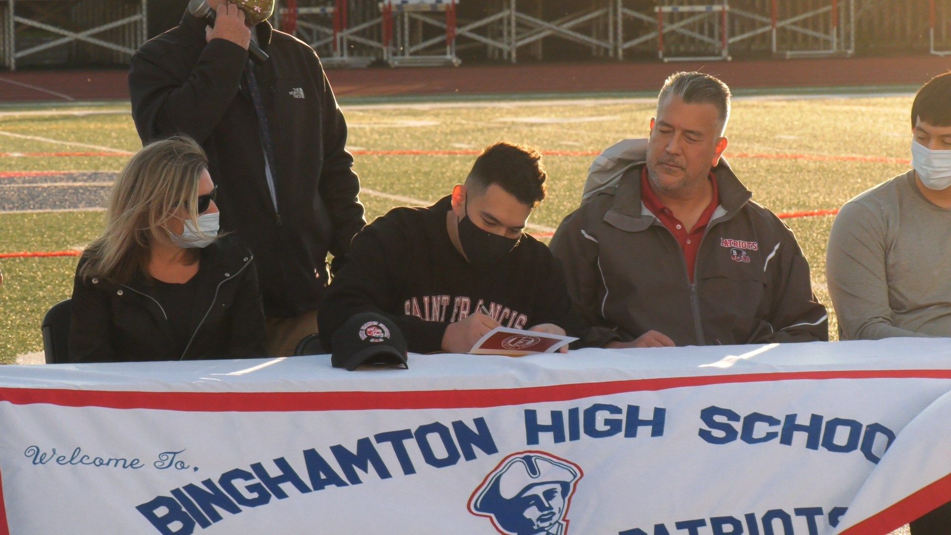 7 Binghamton Seniors Sign NLIs WICZ