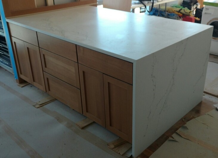 Pros and Cons of Waterfall Edges