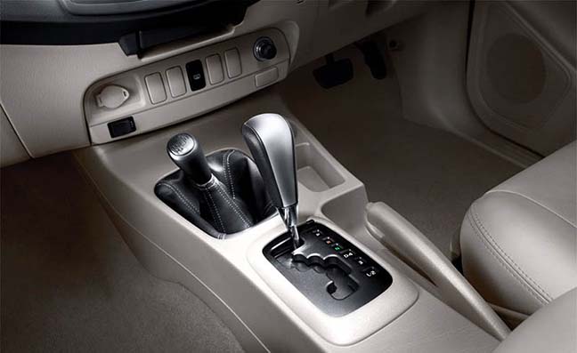 Cara Mengemudi Mobil Matic dengan 9 Langkah Mudah