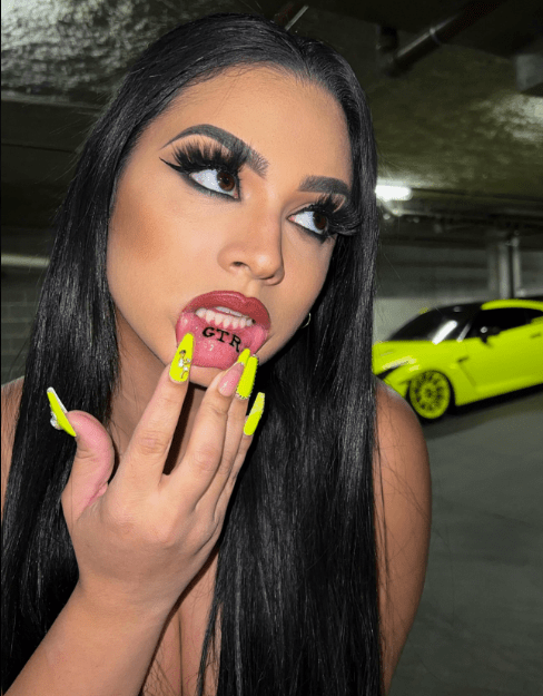 Nadia Khar Wiki/Bio, Age, Boyfriend, Family, Net Worth