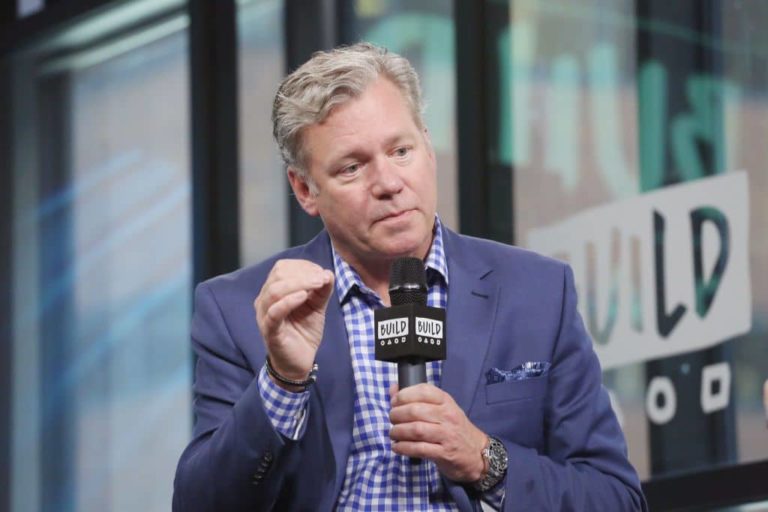 Chris Hansen Biography, Age, Wiki, Height, Weight, Girlfriend, Family(025)