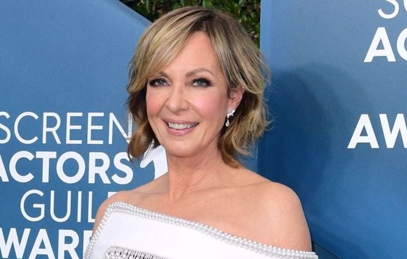 Allison Janney Biography, Age, Wiki, Height, Weight, Boyfriend, Family & More