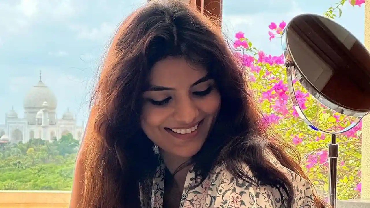 Anveshi Jain Wiki, Age, Boyfriend, Net Worth, Biography & More