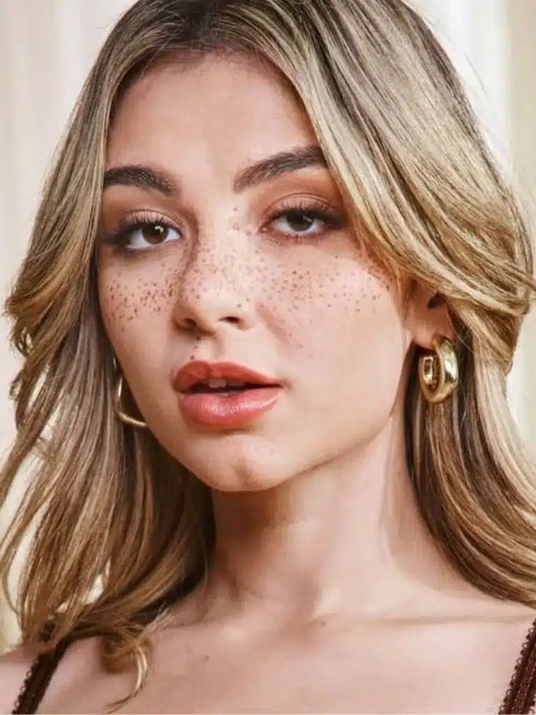 Demi Hawks Wiki & Bio, Age, Height, Weight, Net Worth