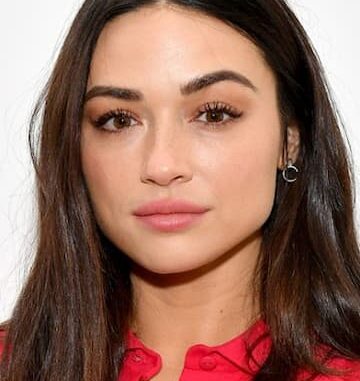 Crystal Reed Bio, Age, Parents, Tv Shows, Net Worth, Boyfriend