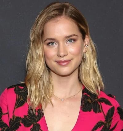 Elizabeth Lail, Bio, Height, Net Worth, Husband, Ethnicity, Eyes