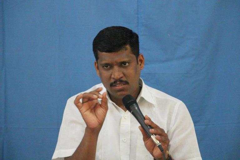 Healer Baskar Wiki, Biography, Age, Wife, Books, Images wikimylinks