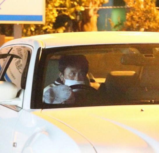 ダウンタウン浜田雅功VIPなカスタム愛車クライスラー300cでの不倫(浮気)現場をフライデーが激写!!相手はグラビアアイドル吉川麻衣子!!