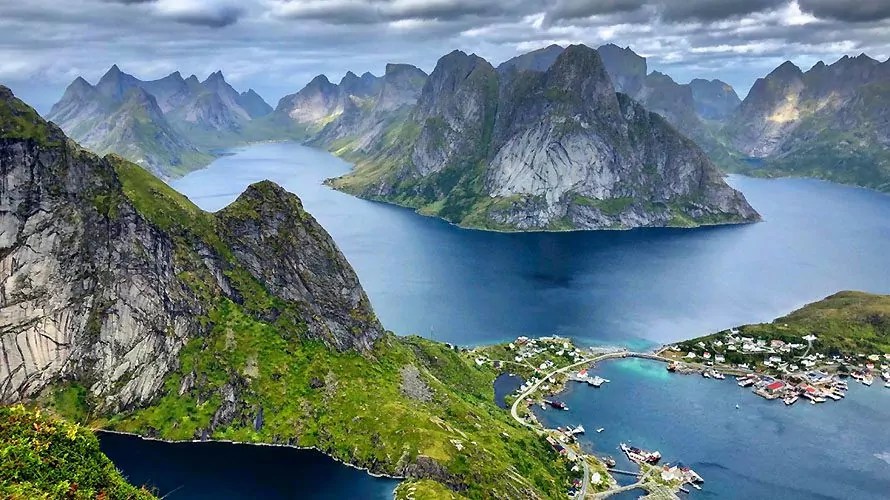 Norway Lofoten Islands Innbased Hiking Tour Wildland Trekking