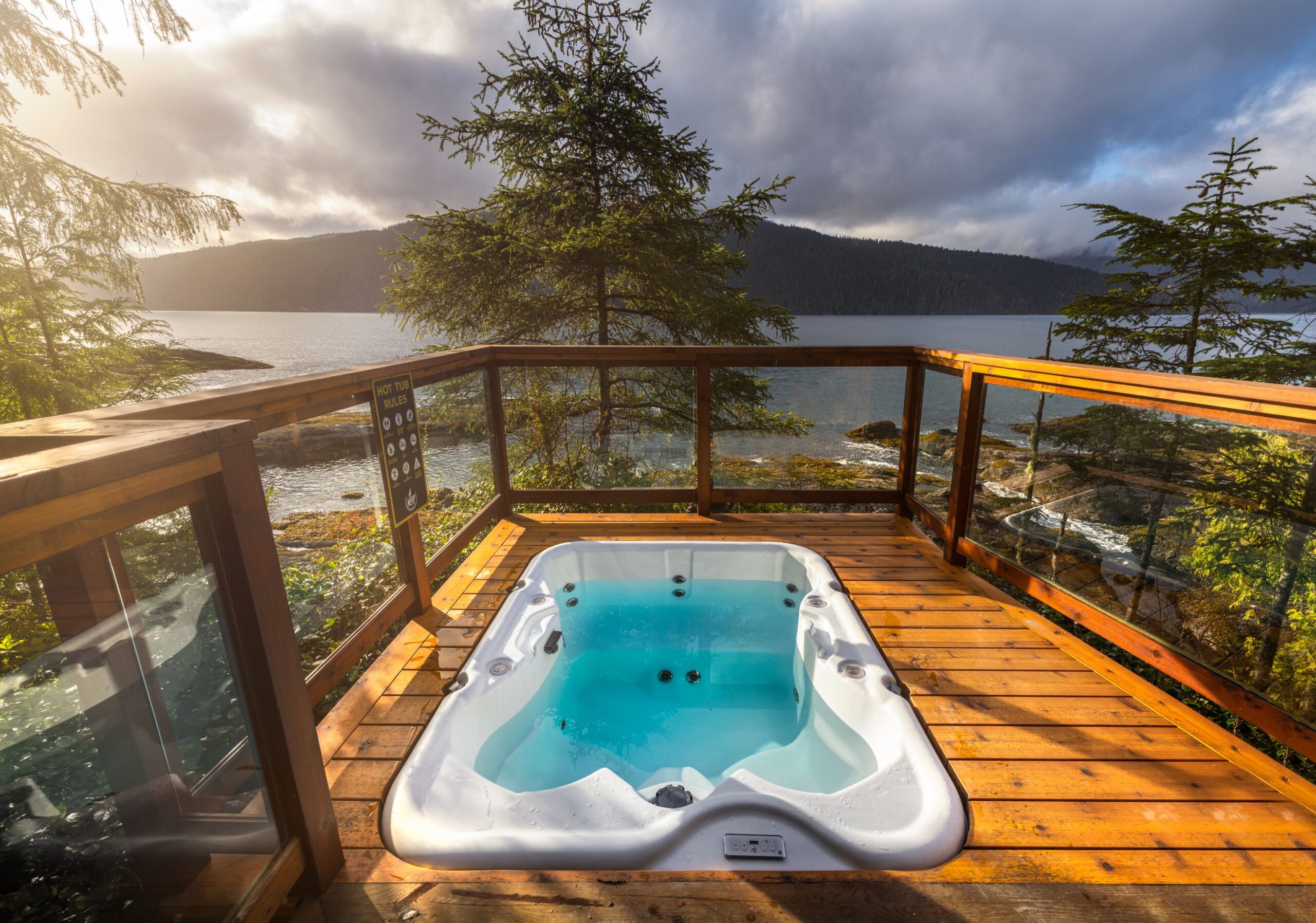 Viewpoint Studios with Private Hot Tub Wild Renfrew