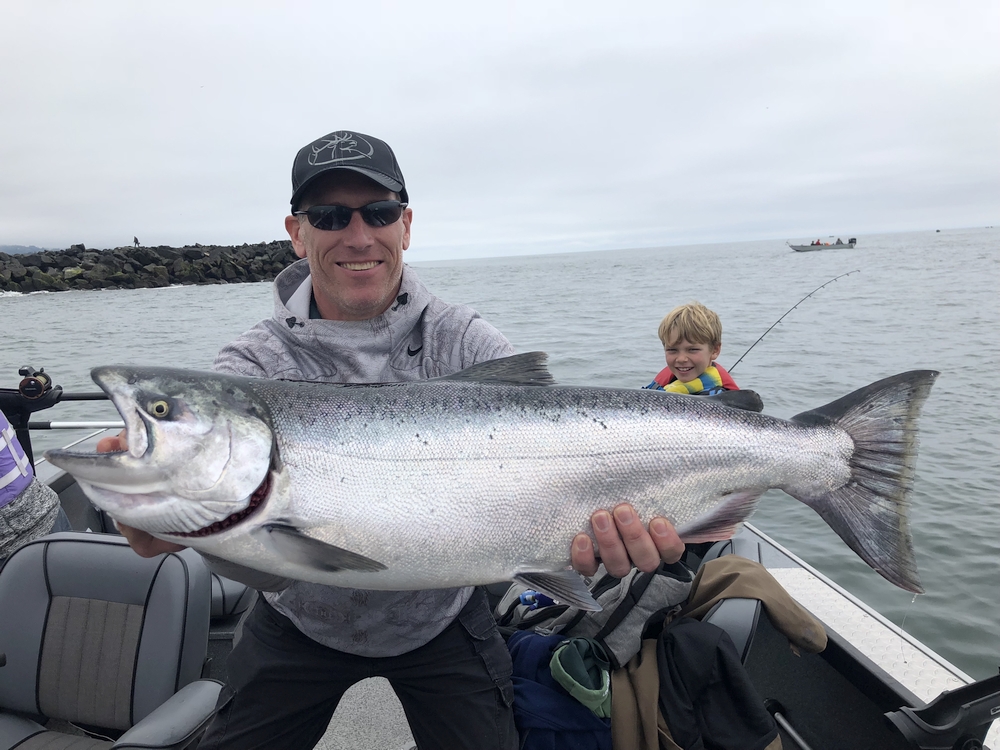 Rogue River fishing guides, Gold Beach Oregon fishing guides Wild