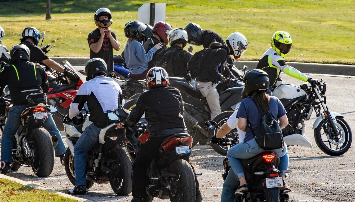 What Are The Hand Signals For Riding A Motorcycle