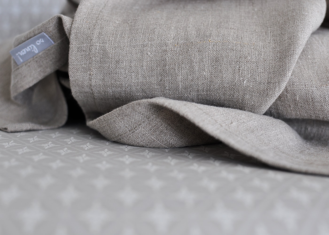 Naturfärgad badhandduk i linne 70x140cm So Linen Willekulla Inredning