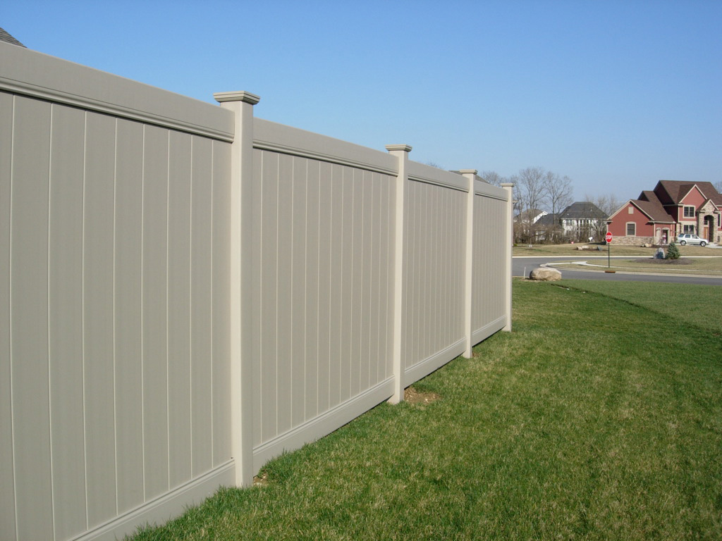 Photos: Vinyl Privacy Fencing
