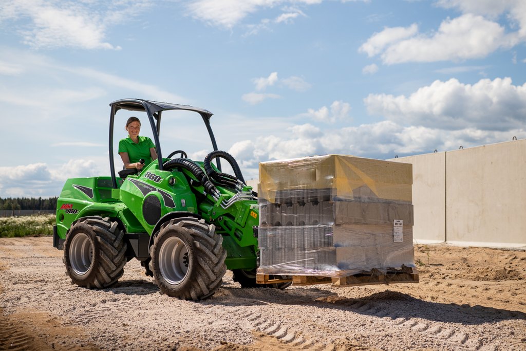 Avant Attachments - Williams Equipment - Avant Loader Attachments