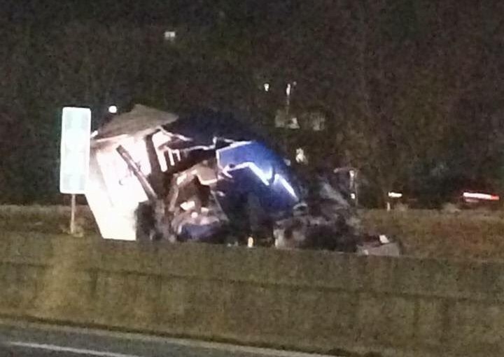 Semi Crash Causes I65 South Closed at Murfreesboro Road Williamson