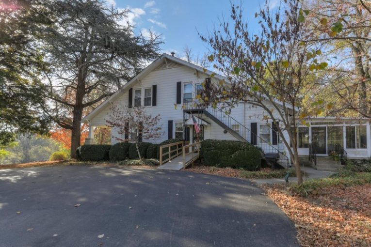 This Franklin Road Bungalow With 10 Acres is a Must See Williamson Source