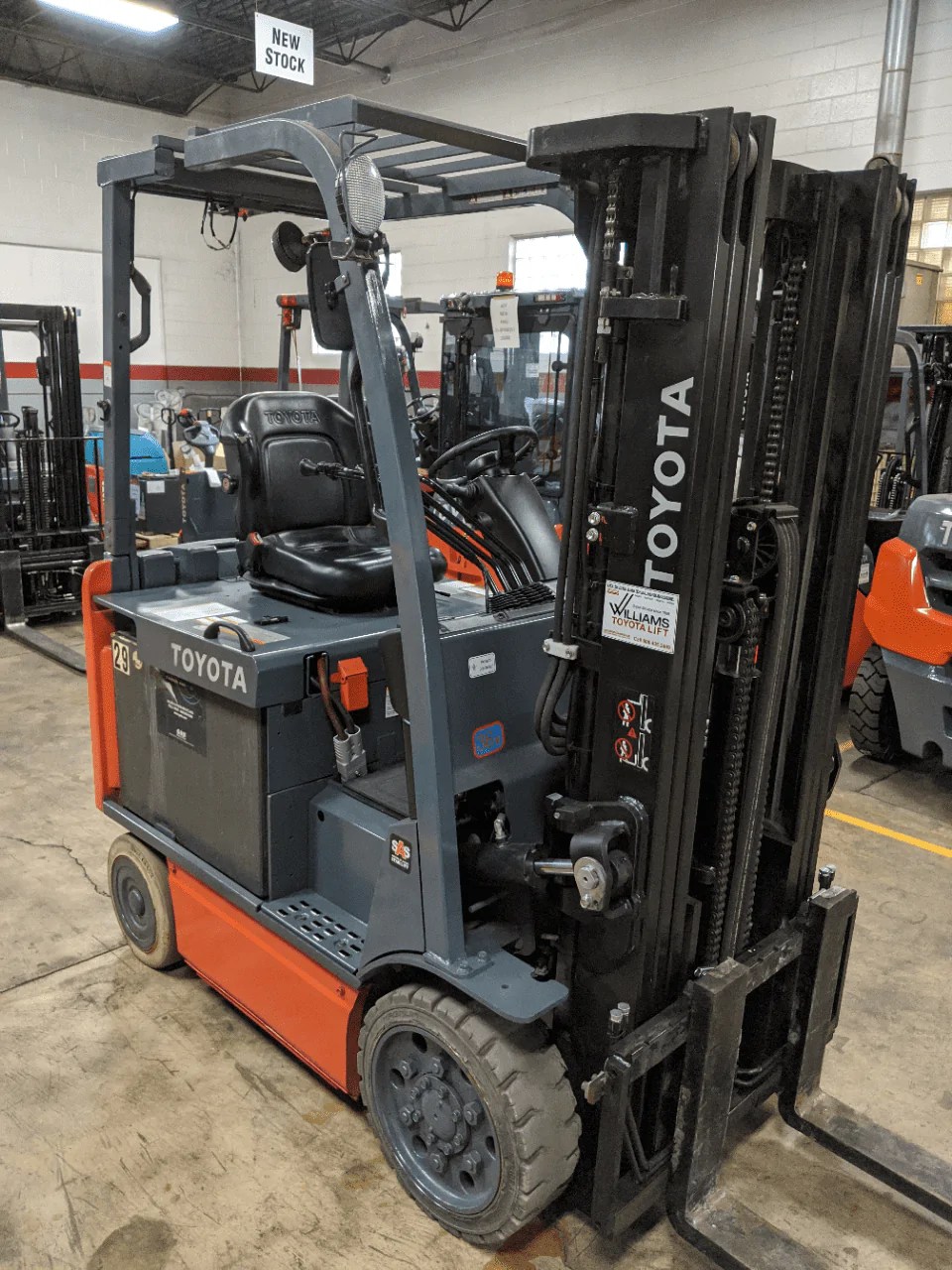 5,000 LBS Capacity Electric Forklift 2014ID E007586 Williams