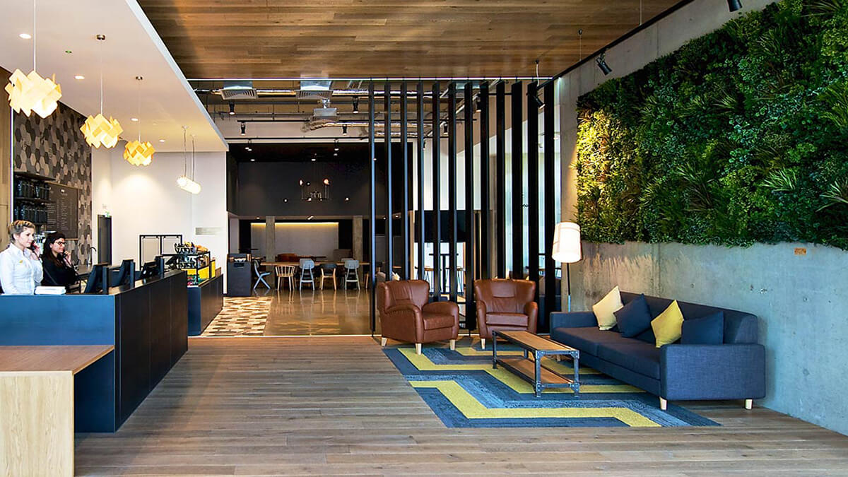 StayCity Apartments Willie Duggan