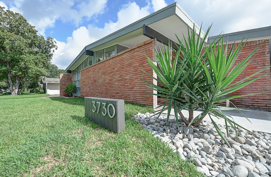 Sun Valley Mid Century Modern Up for sale! WillModern Mid Century Modern