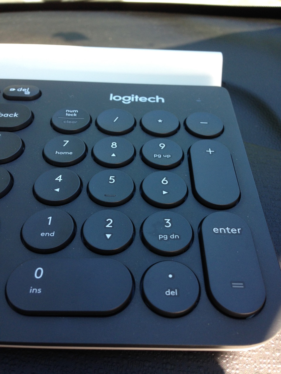 Bluetooth keyboard: Logitech K780 liberates a writer on the move