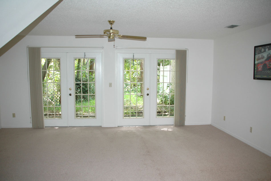 DSC0051 Willow Pond Apartments and Townhomes