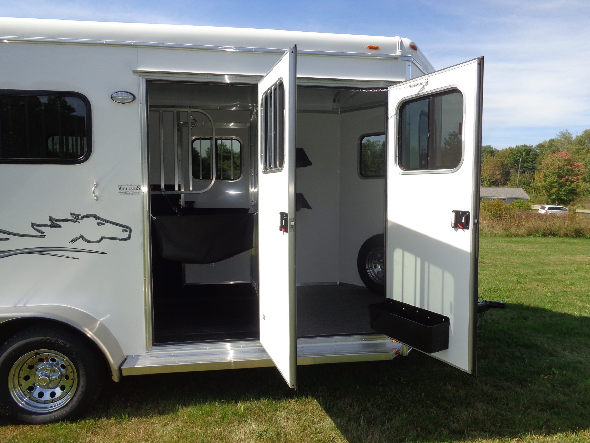 2019 Homesteader 2 Horse Trailer (Draft Size) Williams Trailer Center