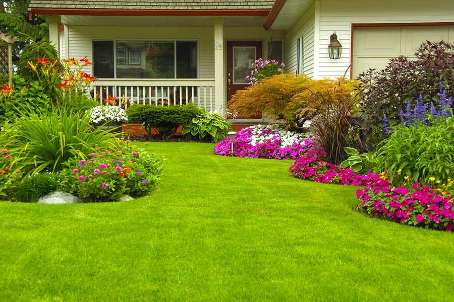 A goto landscaper in Ridgefield, CT, 06877, at your service