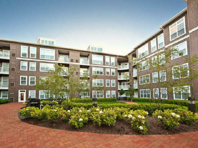 Stamford Complexes Wilton Crest Condominiums