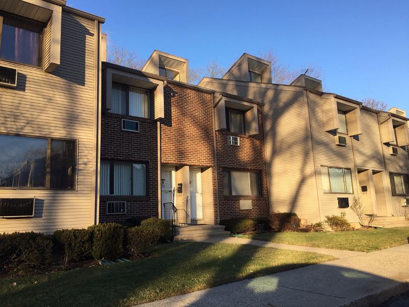 Stamford Complexes Wilton Hills Condominiums