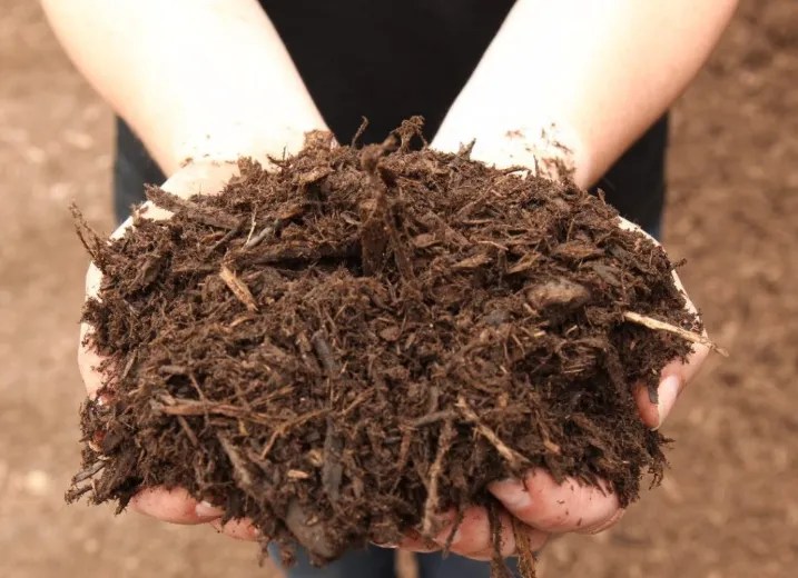 Mulch Selling Janesville, WI Wisconsin Mulch Co