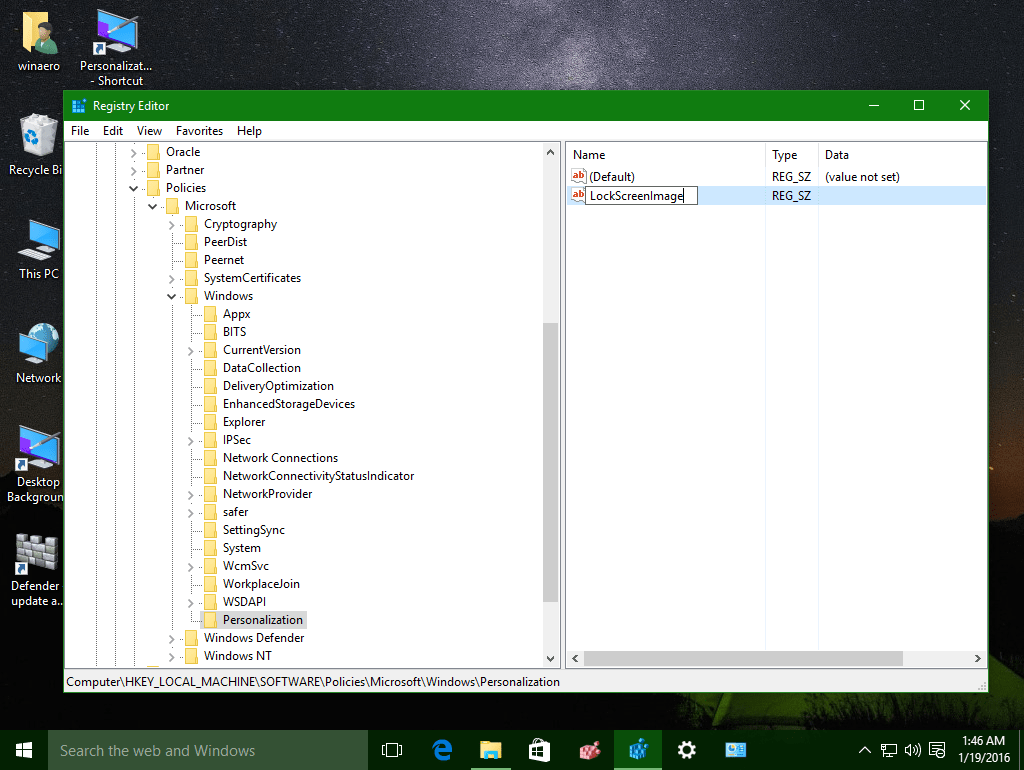 How to change default lock screen image in Windows 10