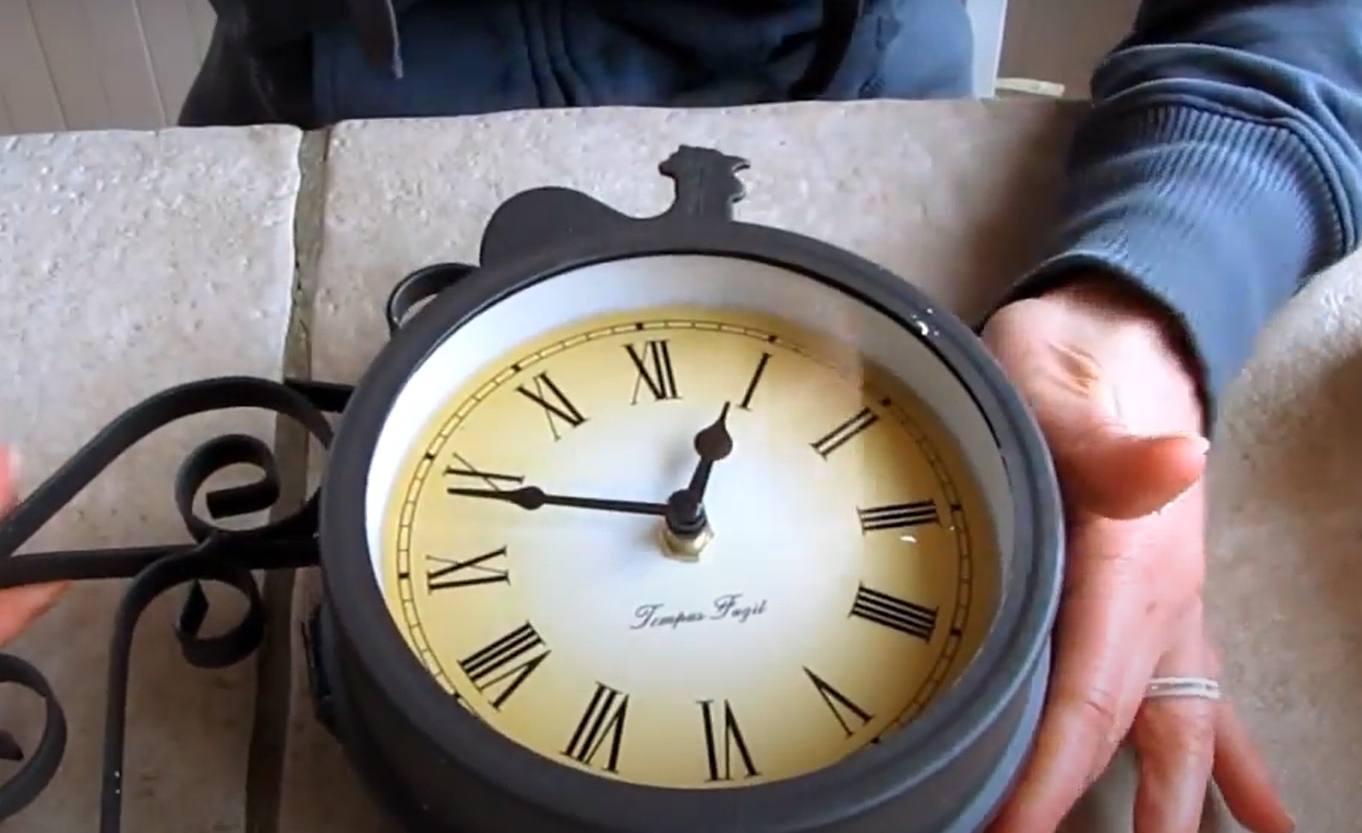 Top 5 Best Outdoor Clocks [October 2023 Review] WindChimesGuide