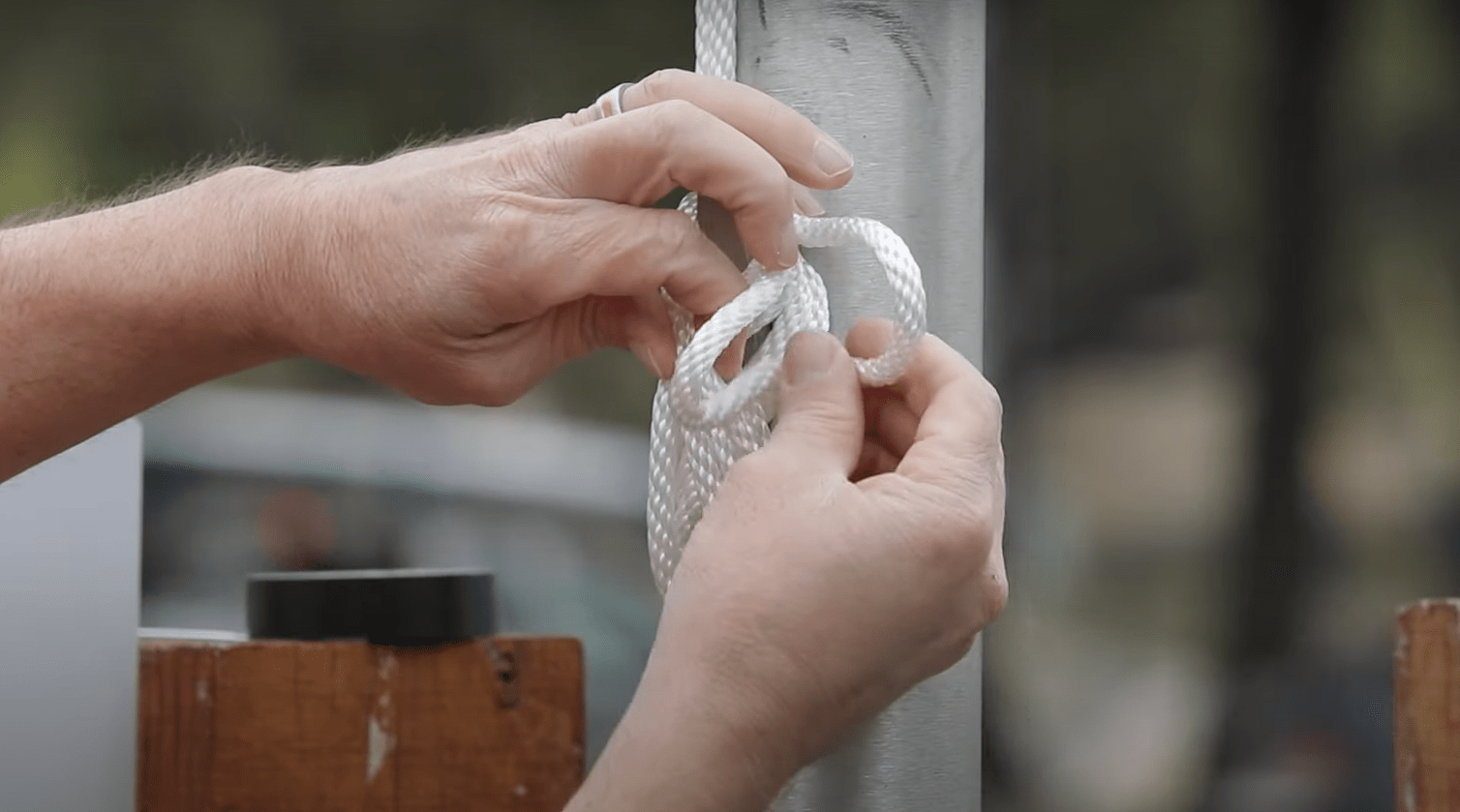 Top 5 Best Flagpole Ropes [April 2024 Review] WindChimesGuide