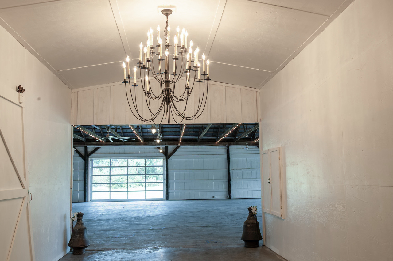 ARENA & BARN WINDHORSE FARM