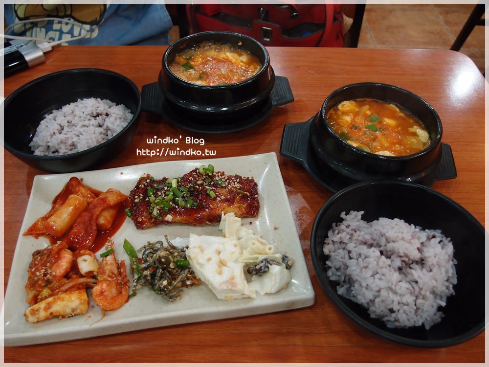 釜山食記∥ 南浦站 豆田裡嫩豆腐콩밭에 – 藏身巷弄內的平價美食＆小菜自助式吃到飽