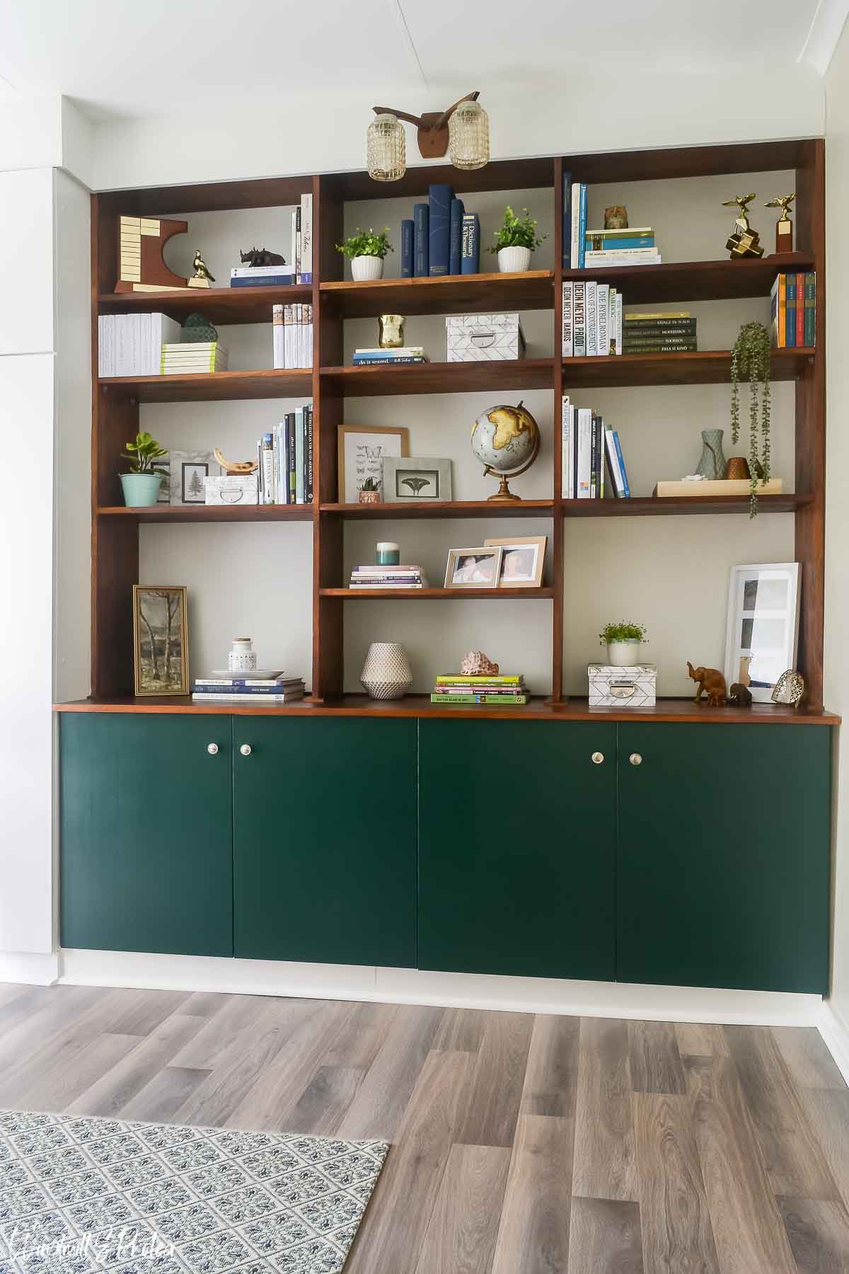 9 Ways to Decorate with Books to make your Bookshelf look Amazing