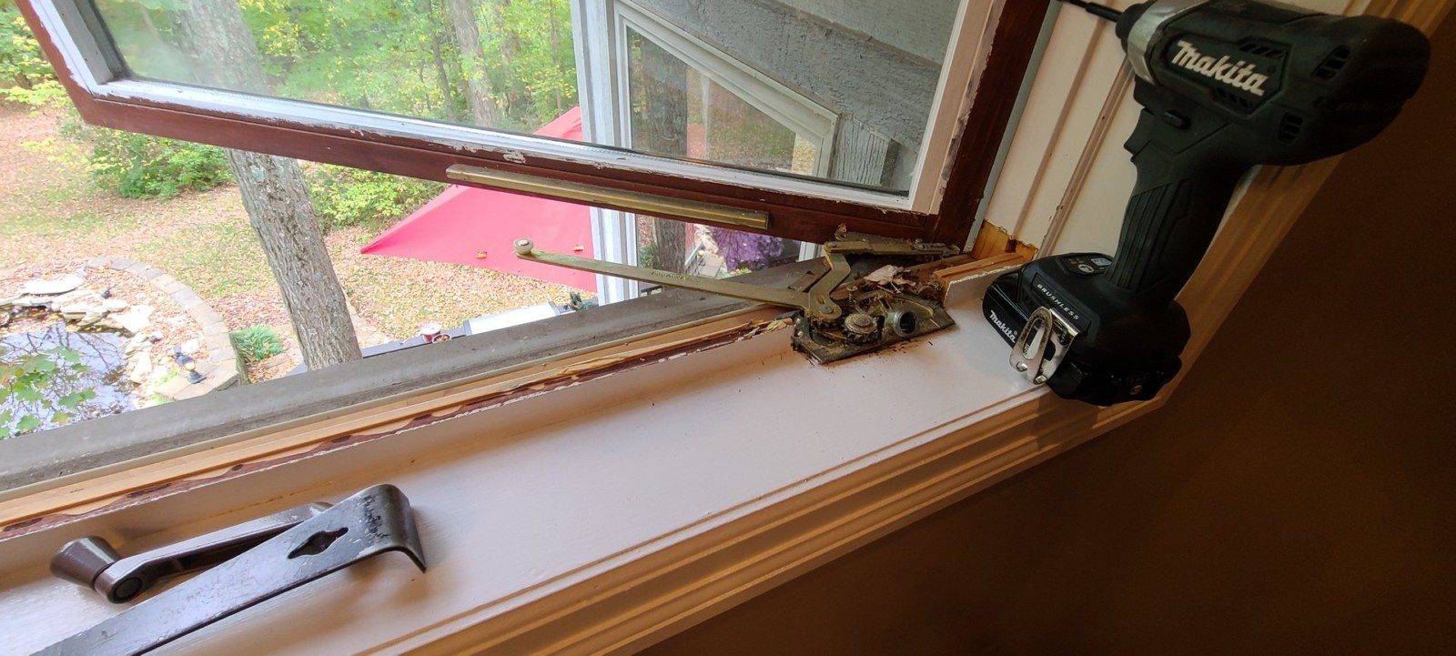 Window Hardware Repair in Columbus, OH | Replace Window Mechanisms