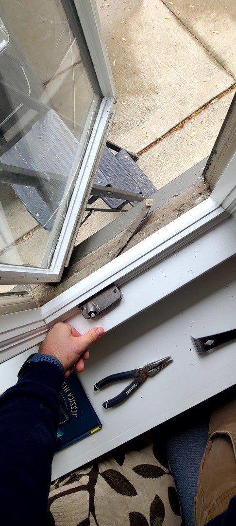 Window Hardware Repair in Columbus, Replace Window Mechanism
