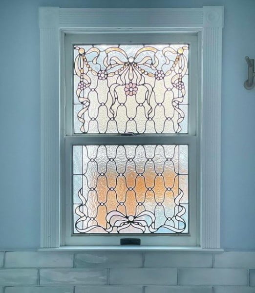 10 Creative Small Bathroom Window Covering Ideas