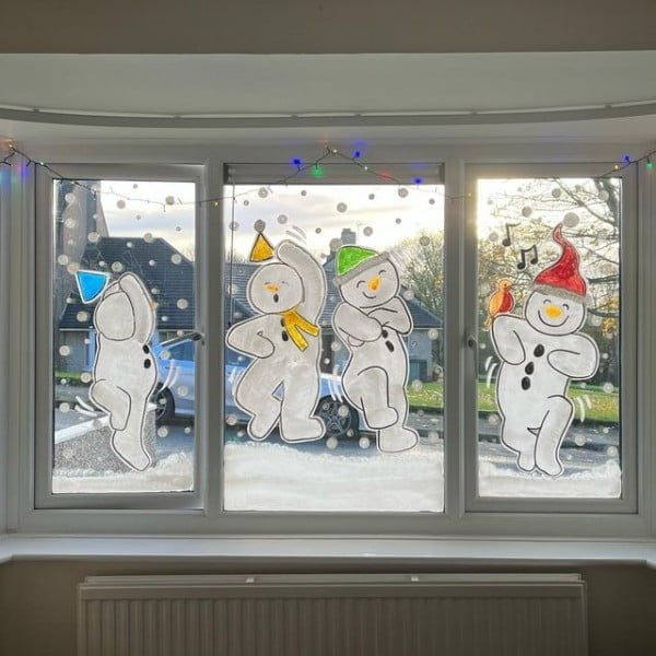 25 Charming Christmas Window Paint Ideas