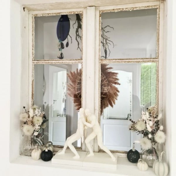 22 Classic Old Window Treatment Ideas